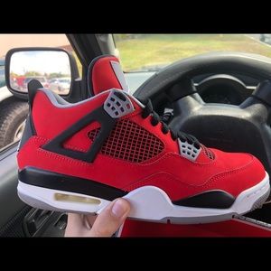 Jordan toro 4s